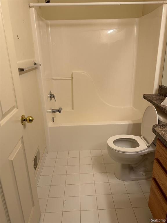 22832 WOODCREEK Drive, Taylor, MI 48180 — Photo 7