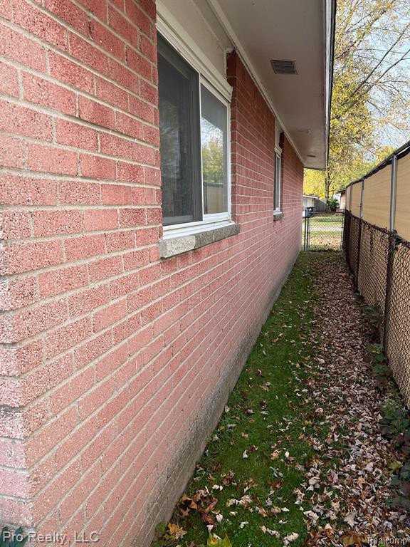 539 FOREST Street, Westland, MI 48186 — Photo 2
