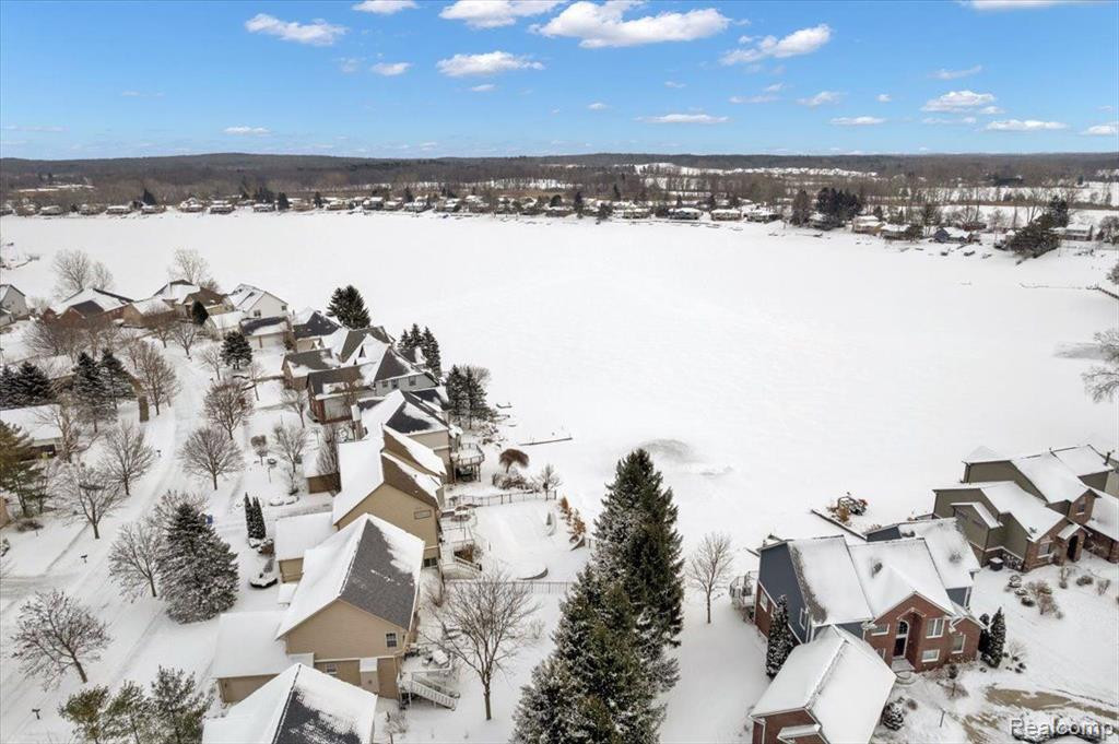 534 BAY POINTE Drive, Oxford, MI 48371 — Photo 9