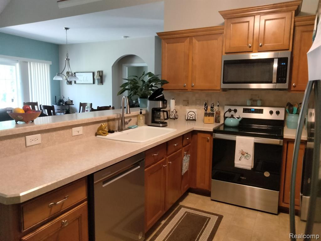 22460 WHITE PINE Drive, New Boston, MI 48164 — Photo 18