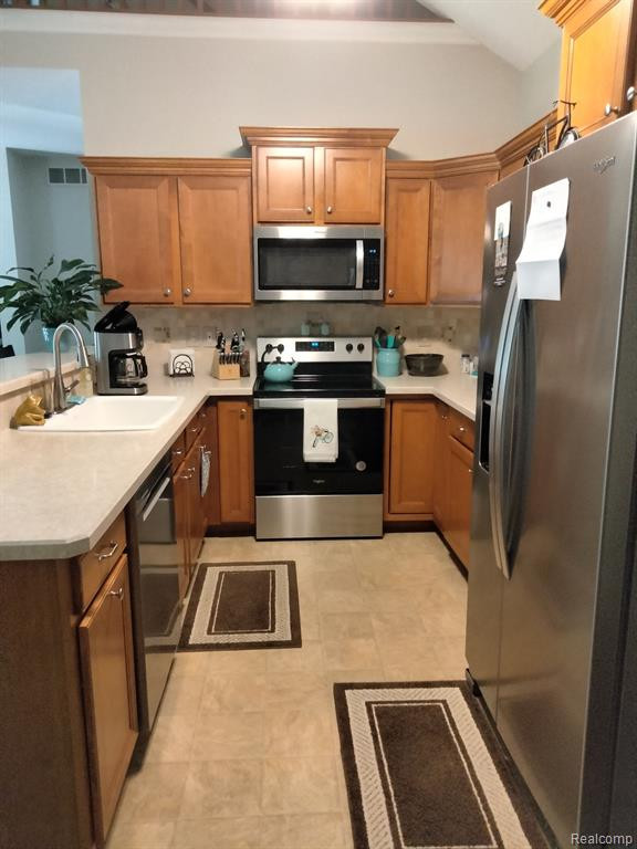 22460 WHITE PINE Drive, New Boston, MI 48164 — Photo 19