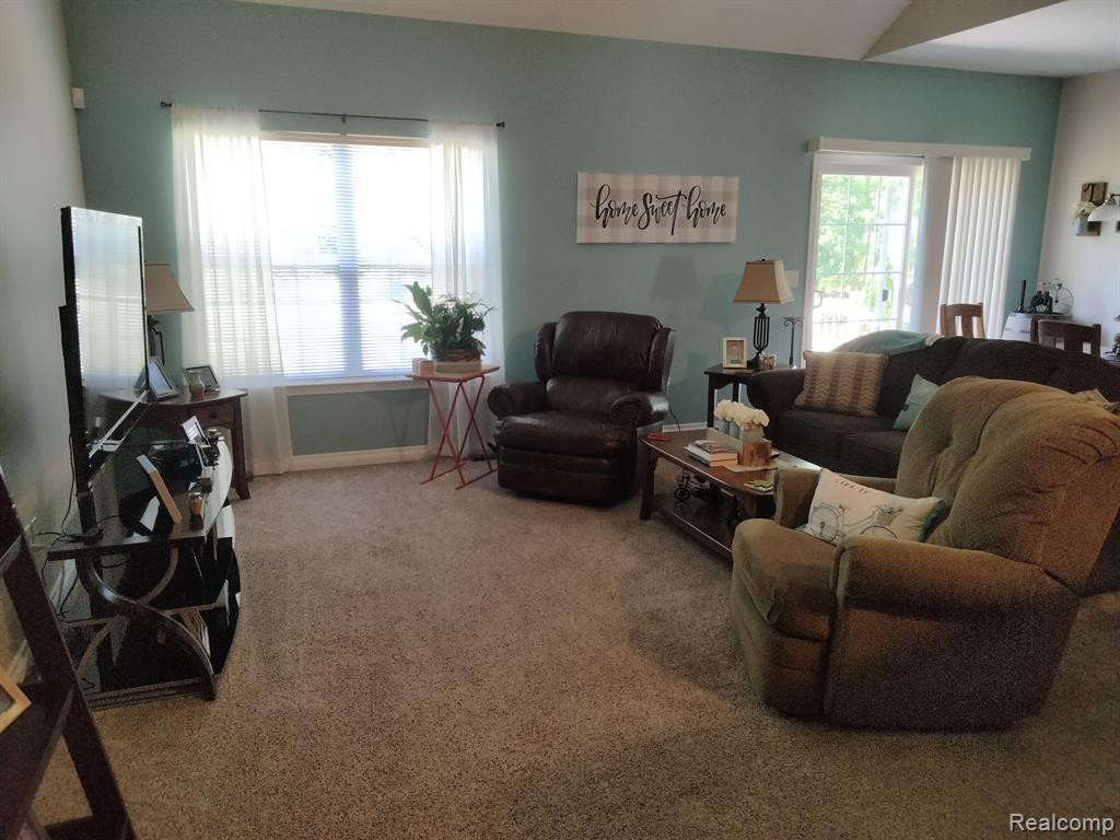22460 WHITE PINE Drive, New Boston, MI 48164 — Photo 23