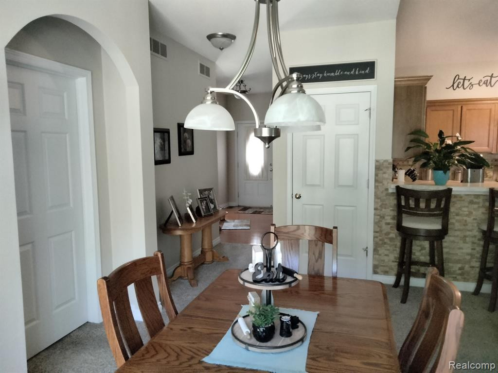 22460 WHITE PINE Drive, New Boston, MI 48164 — Photo 26