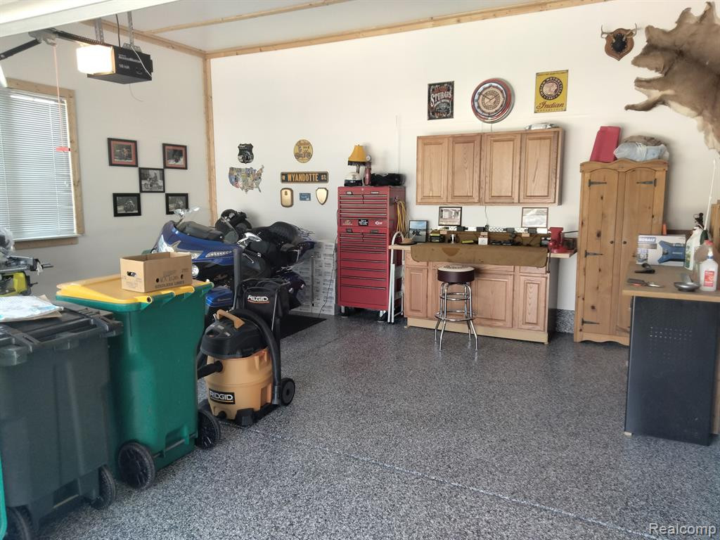 22460 WHITE PINE Drive, New Boston, MI 48164 — Photo 54
