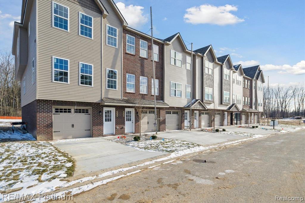Pineview Village