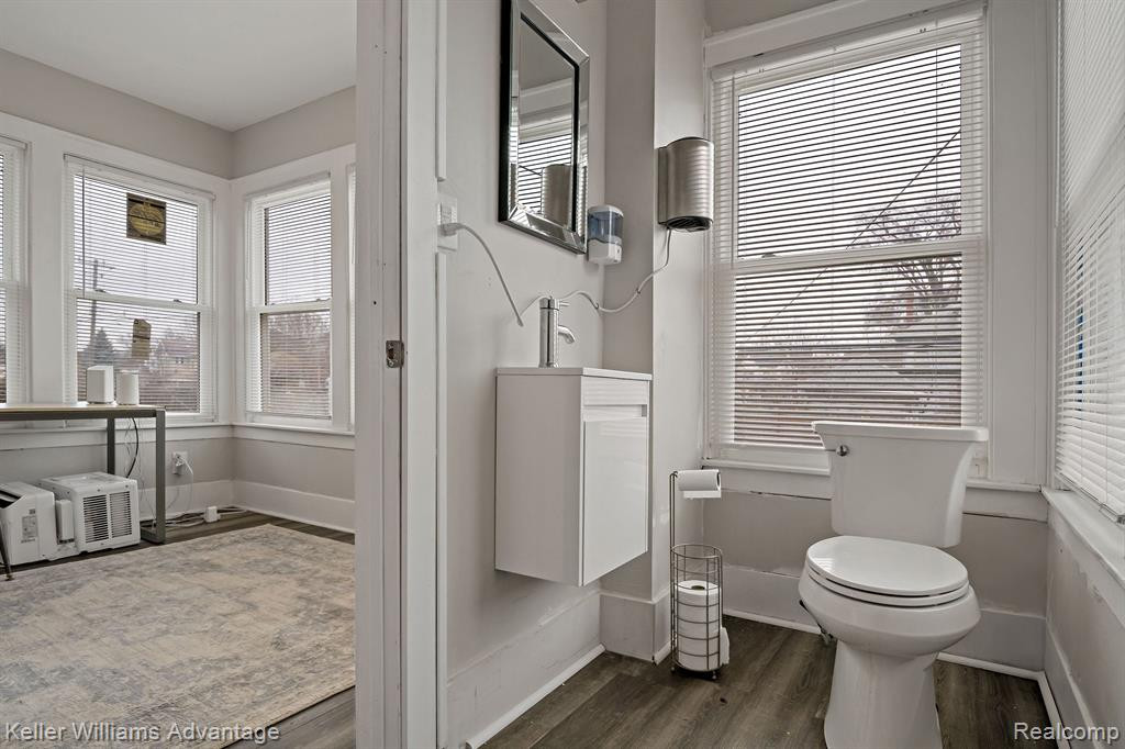 224 Worcester Place, Detroit, MI 48203 — Photo 7