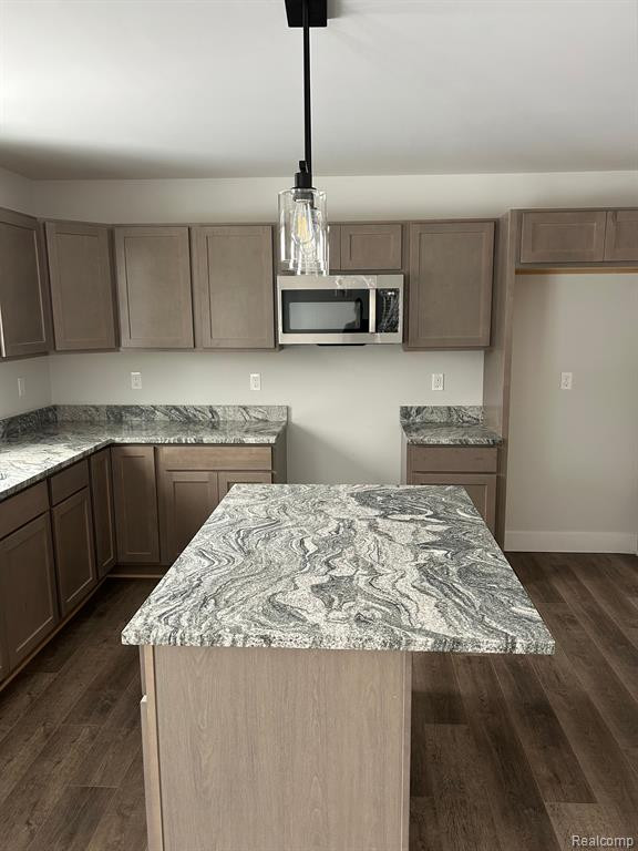 13658 STAMFORD Road, Belleville, MI 48111 — Photo 10