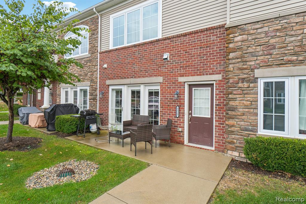 5525 ARBOR CHASE Drive, Ann Arbor, MI 48103 — Photo 2