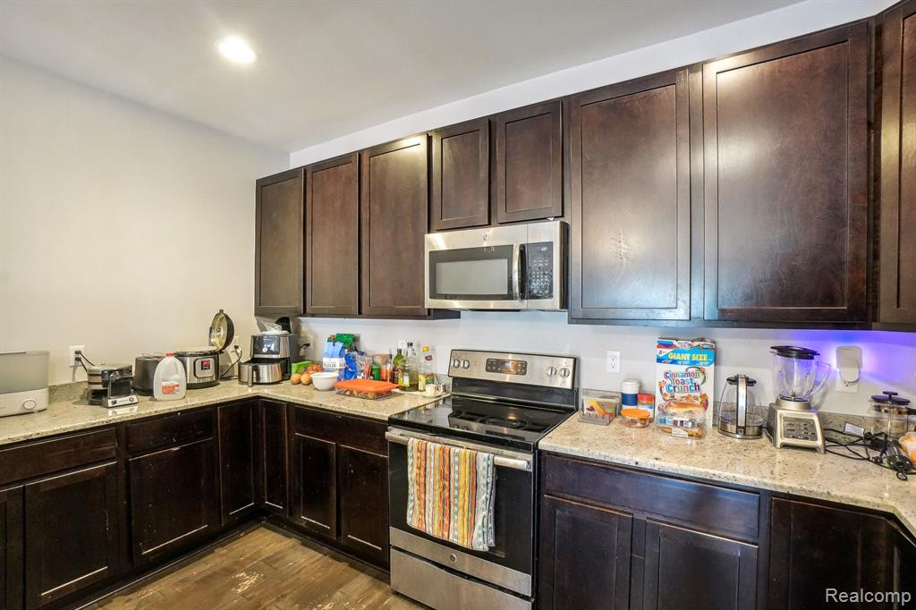 5525 ARBOR CHASE Drive, Ann Arbor, MI 48103 — Photo 7
