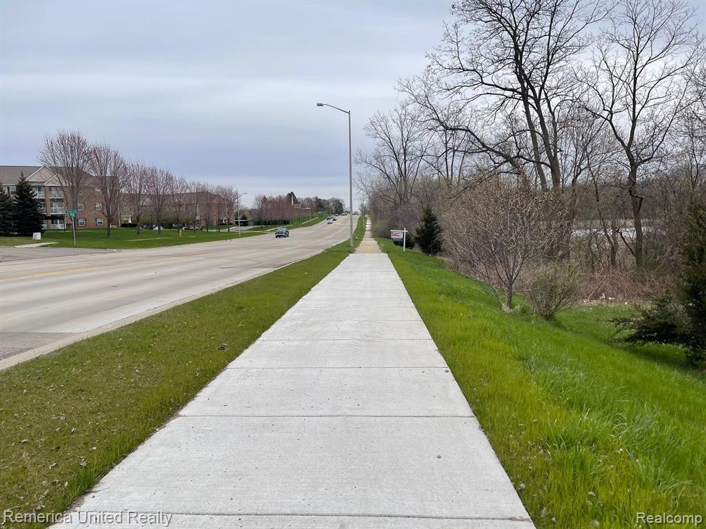 635 WALTON BLVD, Pontiac, MI 48340 — Photo 13
