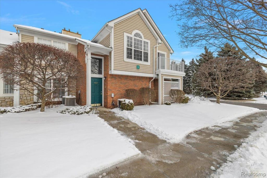 4443 BERKSHIRE Drive, Sterling Heights, MI 48314 — Photo 2