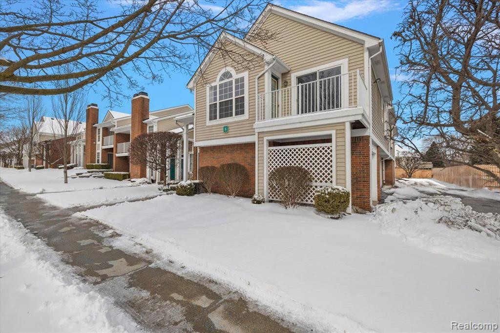4443 BERKSHIRE Drive, Sterling Heights, MI 48314 — Photo 4