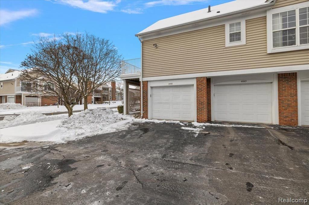 4443 BERKSHIRE Drive, Sterling Heights, MI 48314 — Photo 5