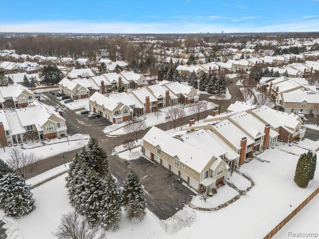 4443 BERKSHIRE Drive, Sterling Heights, MI 48314 — Photo 16