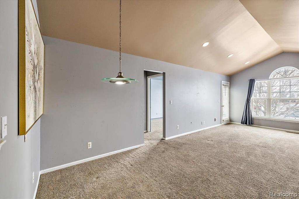 4443 BERKSHIRE Drive, Sterling Heights, MI 48314 — Photo 29