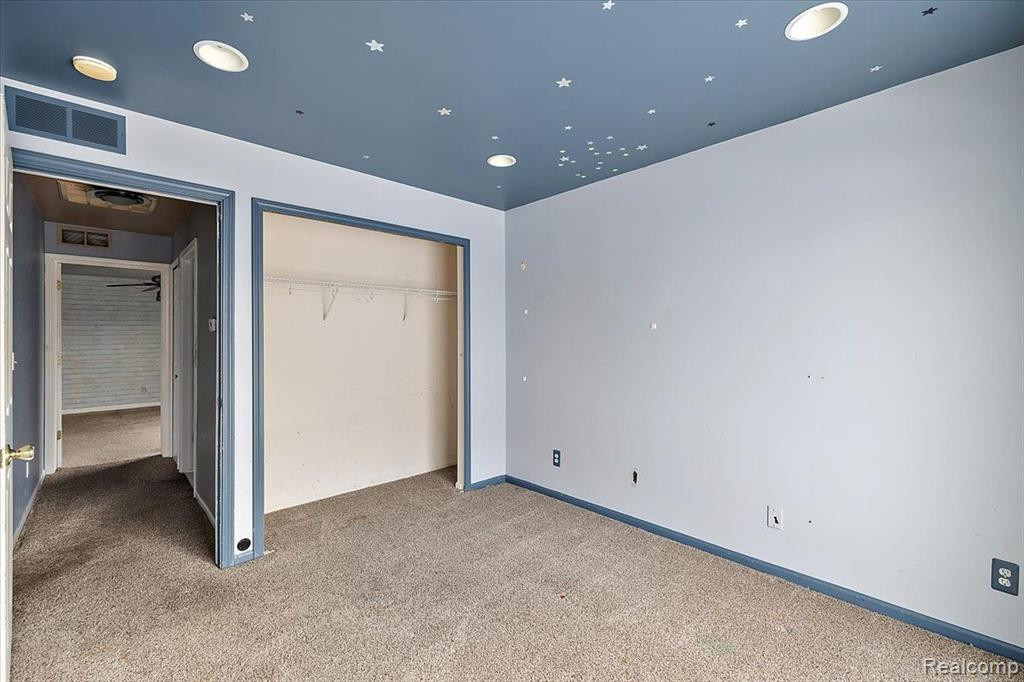 4443 BERKSHIRE Drive, Sterling Heights, MI 48314 — Photo 38