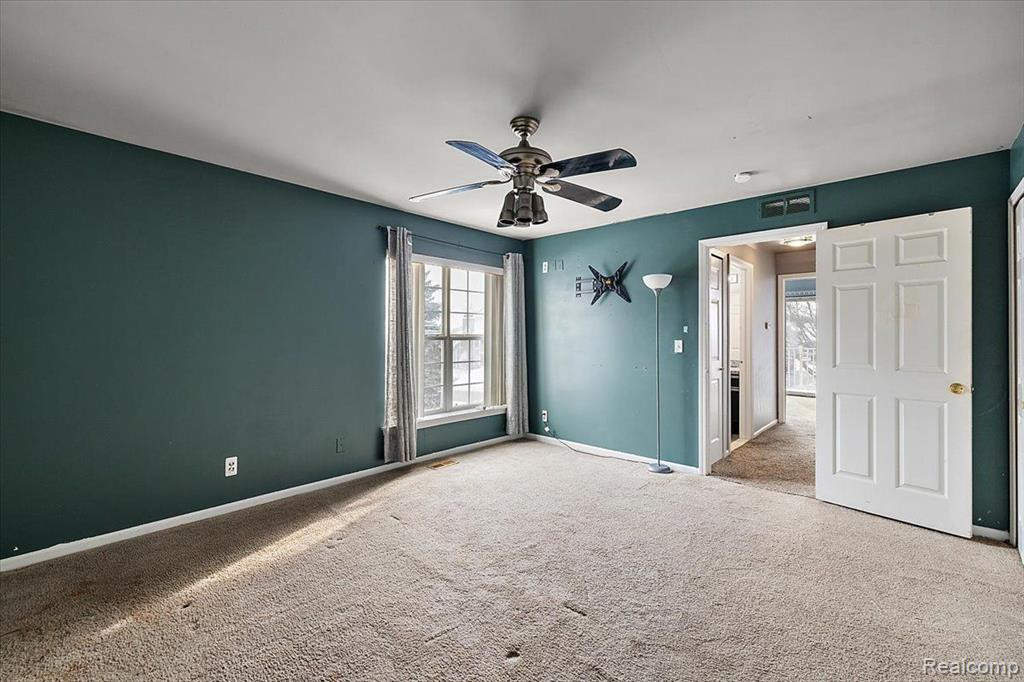 4443 BERKSHIRE Drive, Sterling Heights, MI 48314 — Photo 41