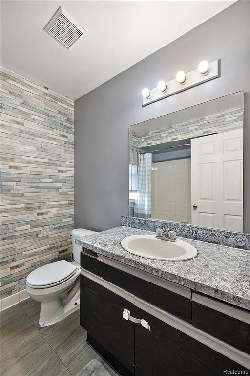 4443 BERKSHIRE Drive, Sterling Heights, MI 48314 — Photo 43