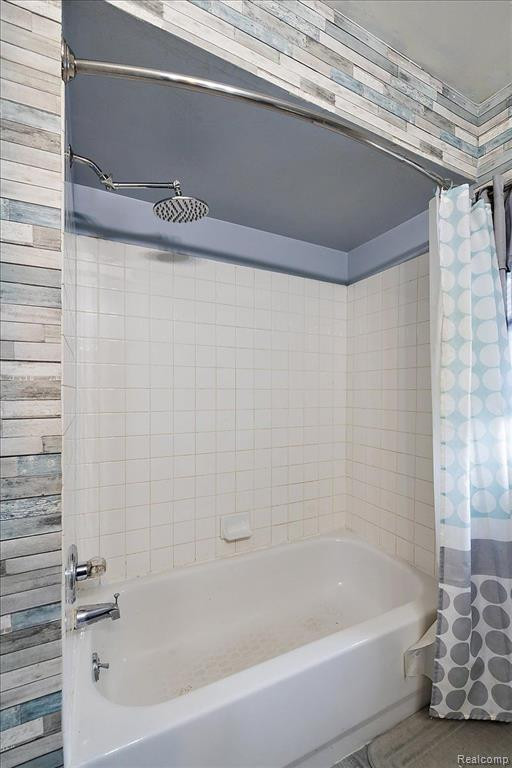 4443 BERKSHIRE Drive, Sterling Heights, MI 48314 — Photo 44
