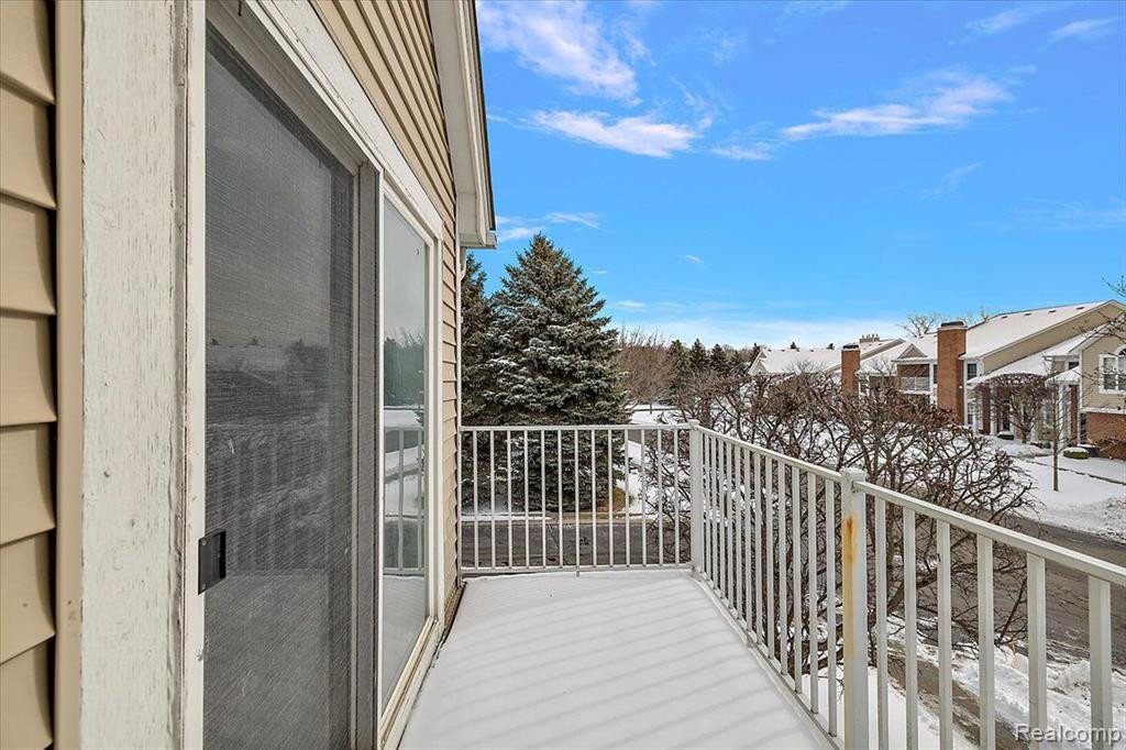 4443 BERKSHIRE Drive, Sterling Heights, MI 48314 — Photo 46