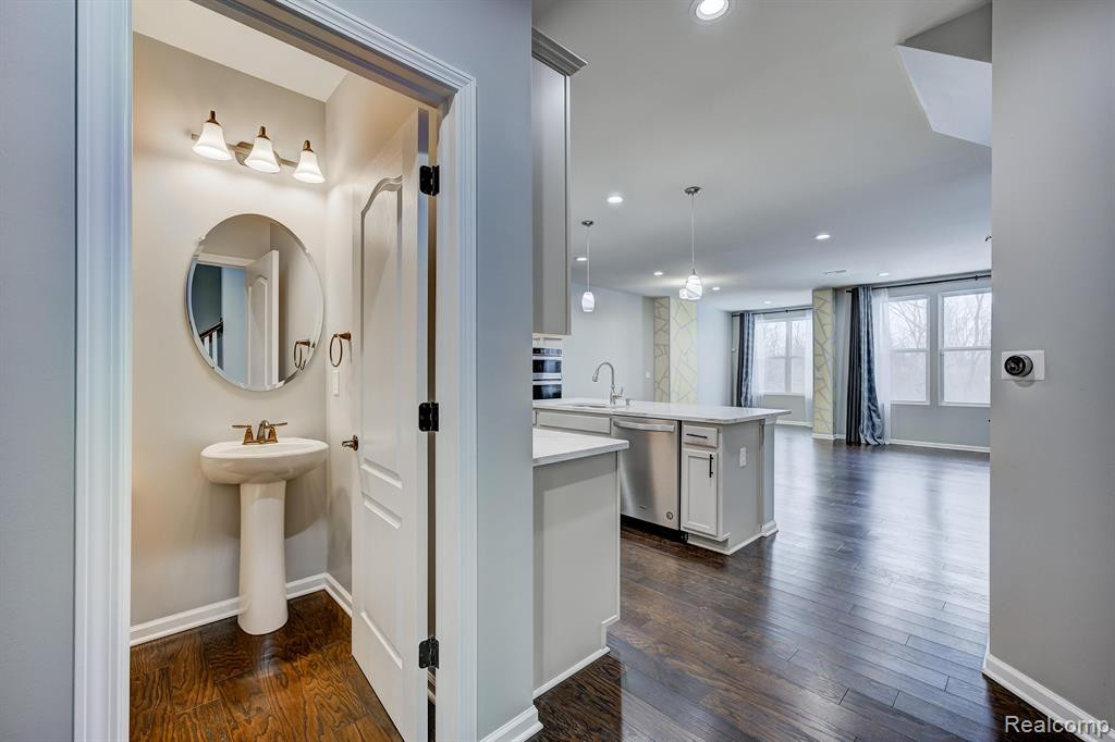 43576 Prospect Lane, 20, Novi, MI — Photo 3