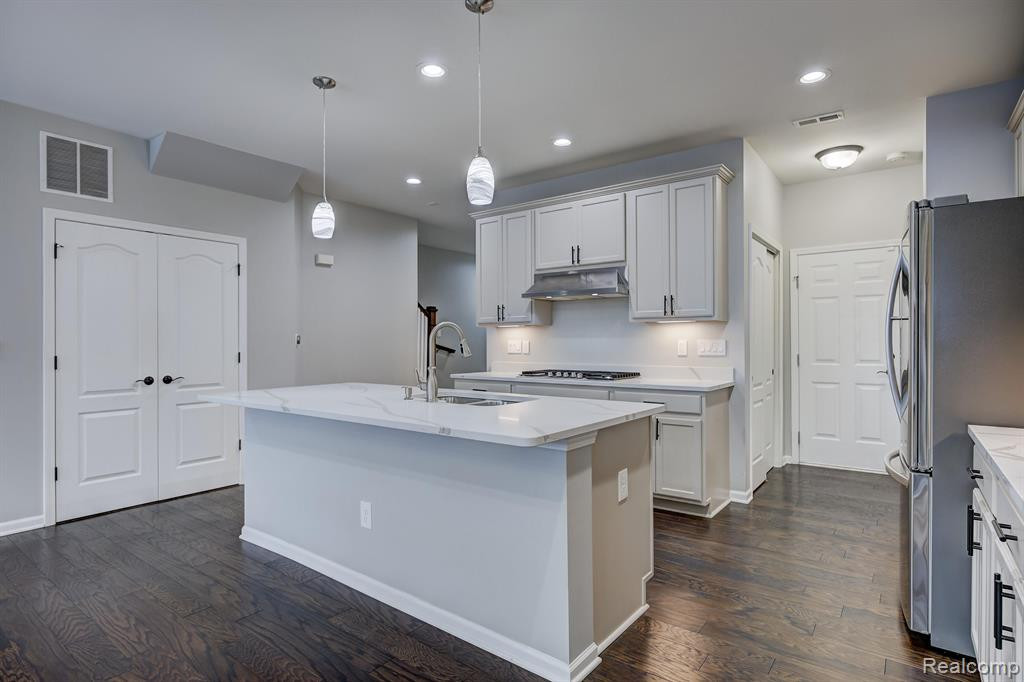 43576 Prospect Lane, 20, Novi, MI — Photo 9