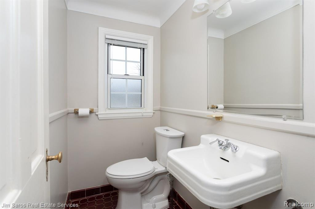 661 NEFF Road, Grosse Pointe, MI 48230 — Photo 5