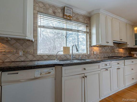 5123 CHESTERSHIRE Drive, West Bloomfield, MI — Photo 11