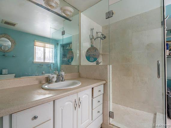5123 CHESTERSHIRE Drive, West Bloomfield, MI — Photo 22