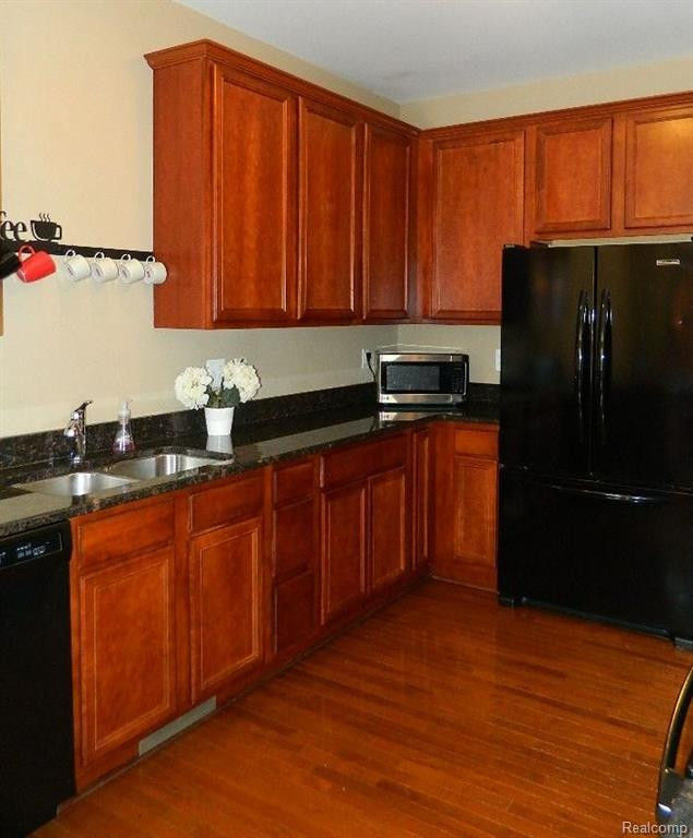 41131 N MAPLEWOOD Drive, Canton, MI 48187 — Photo 9