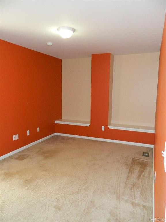 41131 N MAPLEWOOD Drive, Canton, MI 48187 — Photo 19