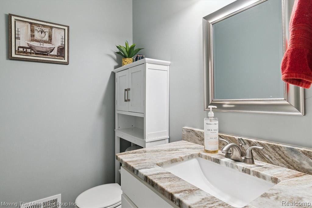 48035 WILLIS Road, Belleville, MI 48111 — Photo 20