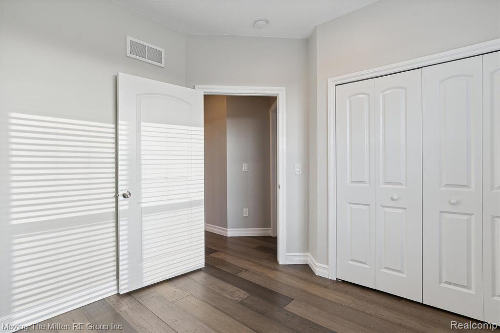 48035 WILLIS Road, Belleville, MI 48111 — Photo 26