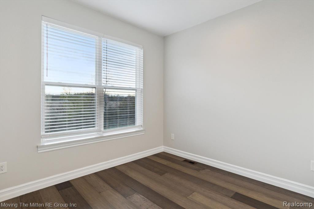 48035 WILLIS Road, Belleville, MI 48111 — Photo 28