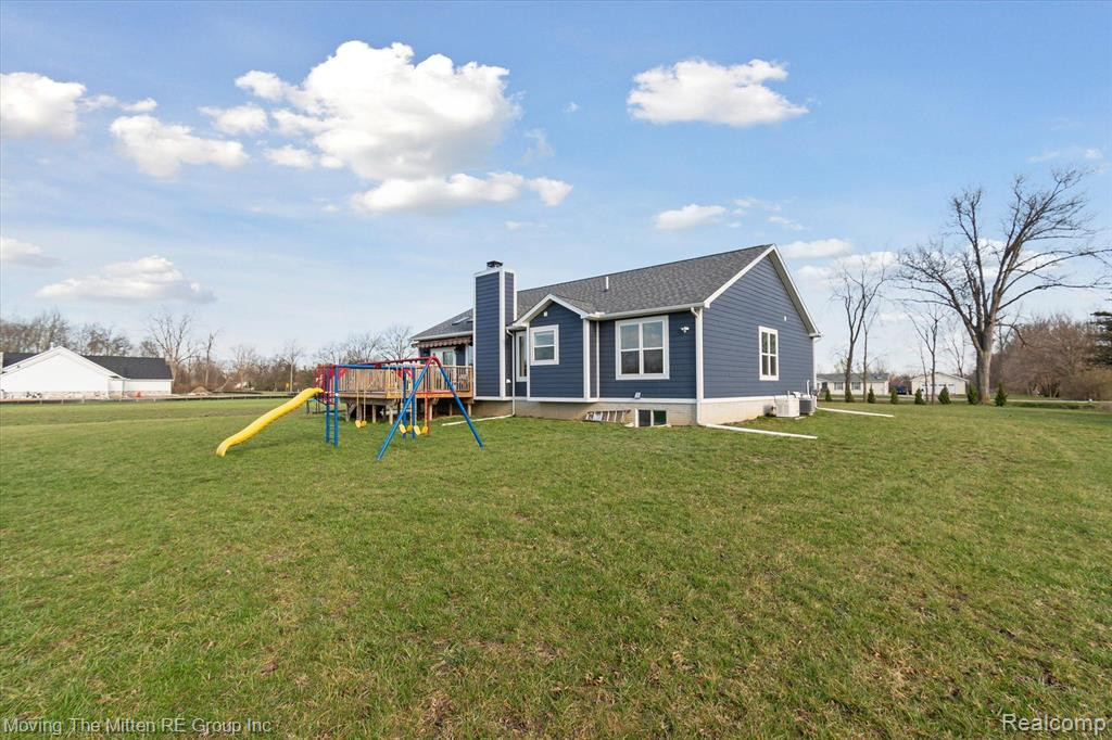 48035 WILLIS Road, Belleville, MI 48111 — Photo 38