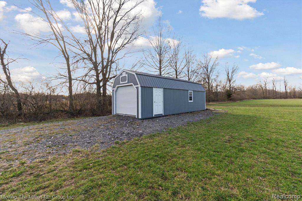48035 WILLIS Road, Belleville, MI 48111 — Photo 40