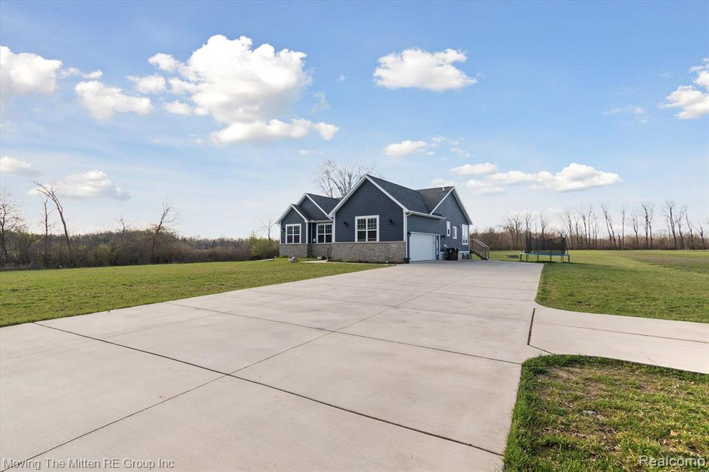 48035 WILLIS Road, Belleville, MI 48111 — Photo 43