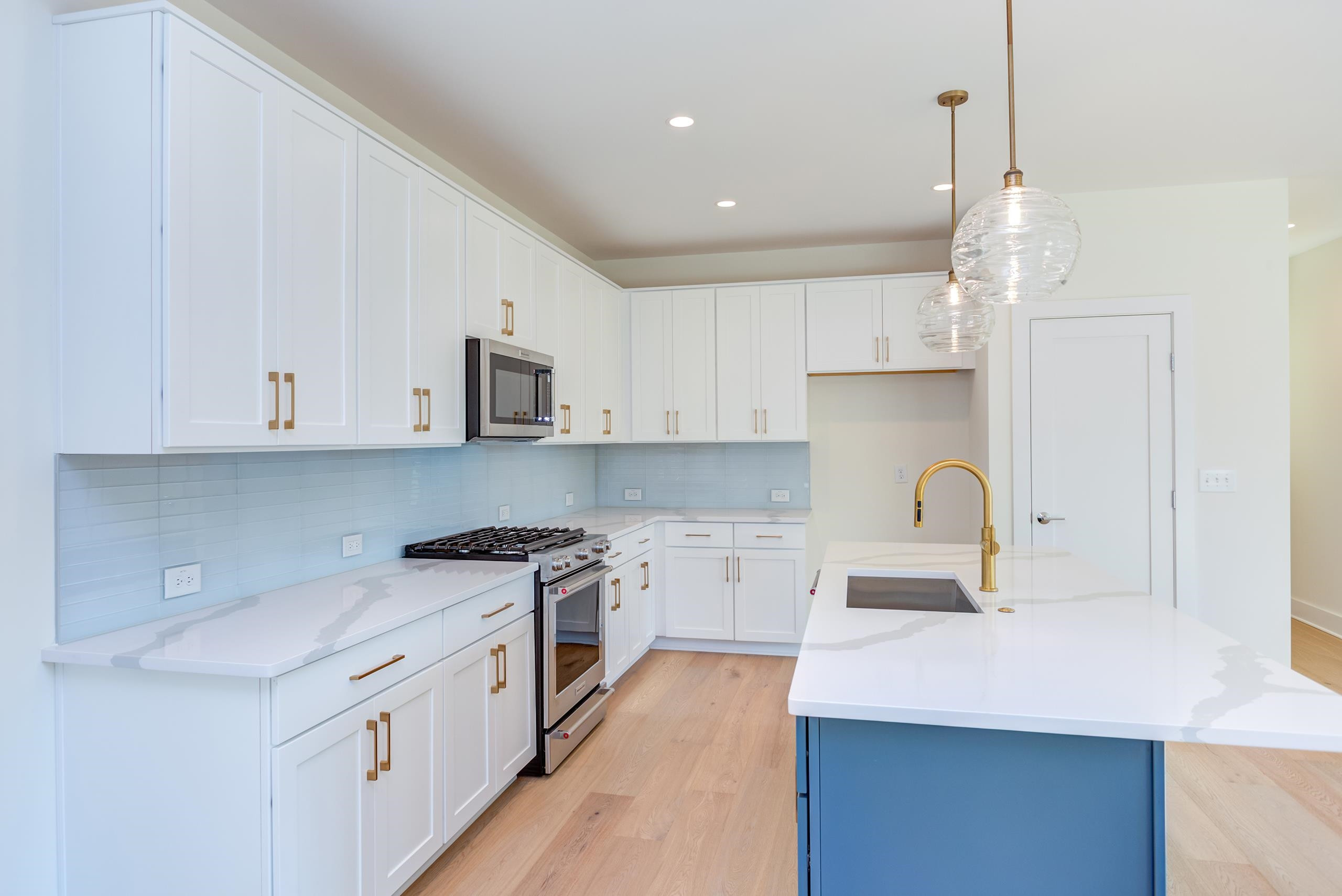 206C Laurel Avenue photo 4