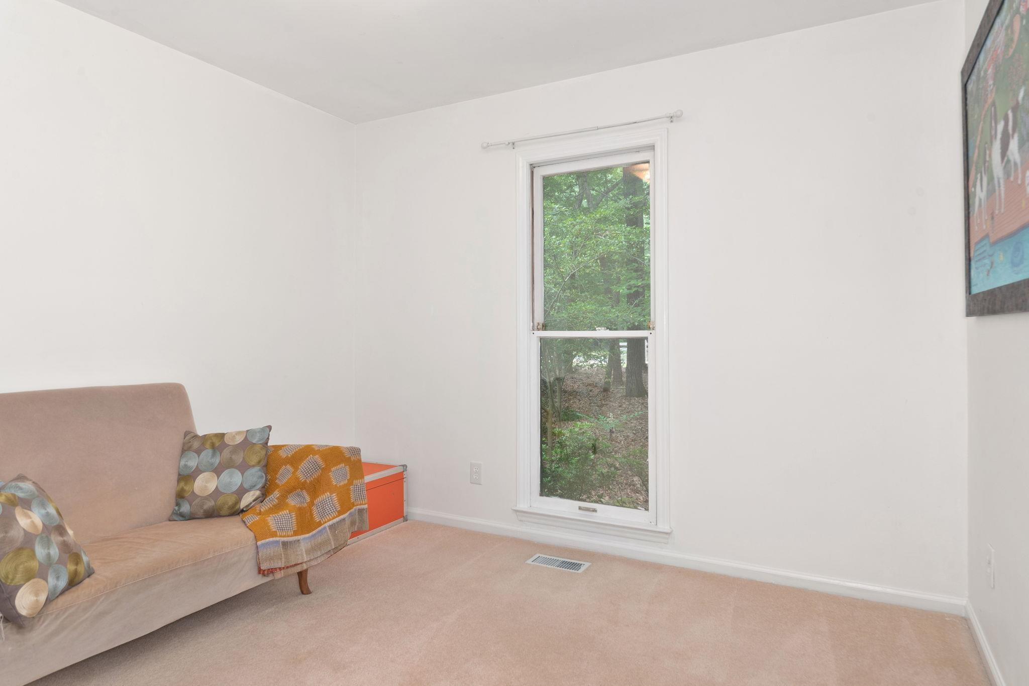 9022 Dodsons Crossroads photo 18