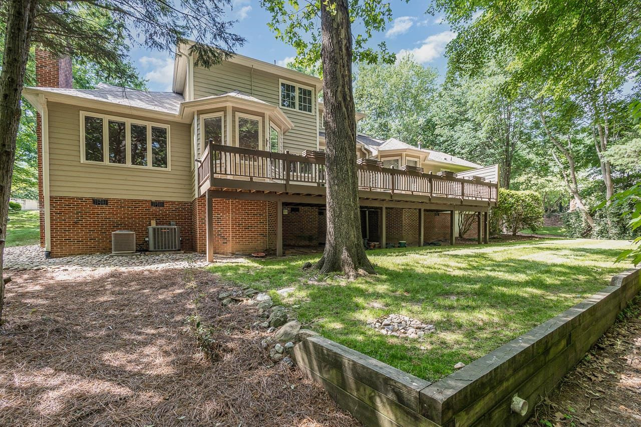 105 Muir Lane photo 7