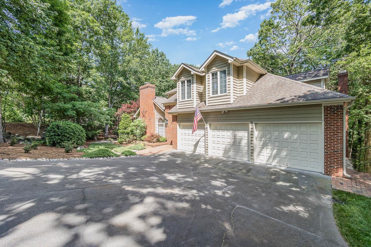 105 Muir Lane photo 11