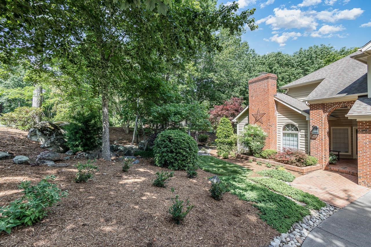 105 Muir Lane photo 12