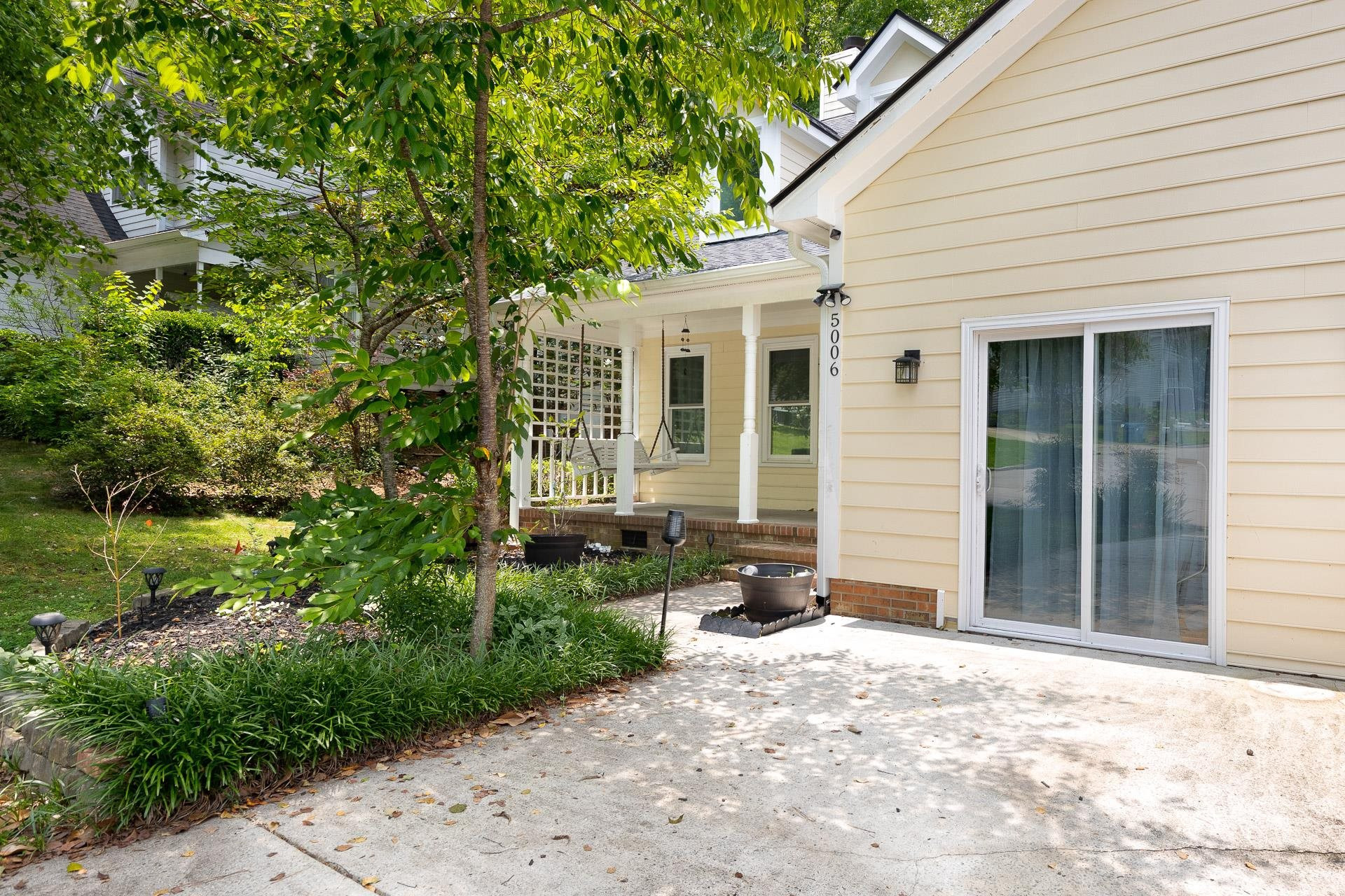 5006 Greenview Drive photo 1