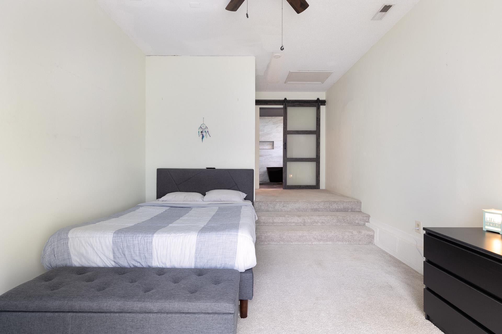 5006 Greenview Drive photo 13