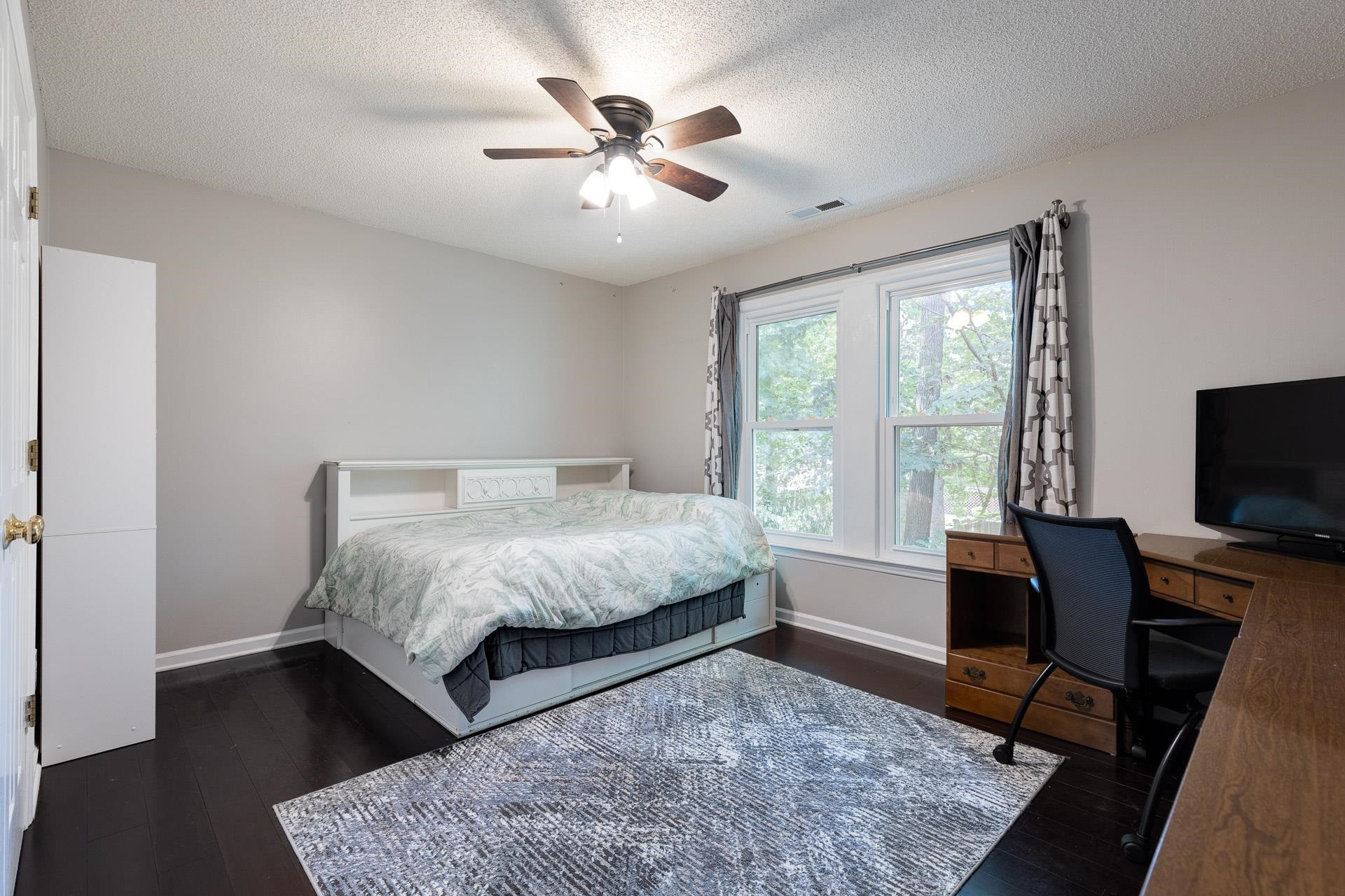 5006 Greenview Drive photo 22