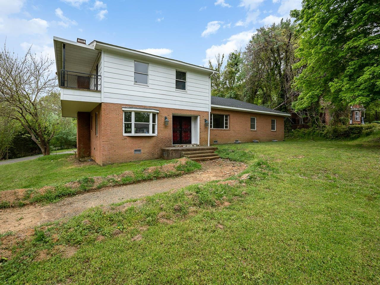 207 W Corbin Street photo 2