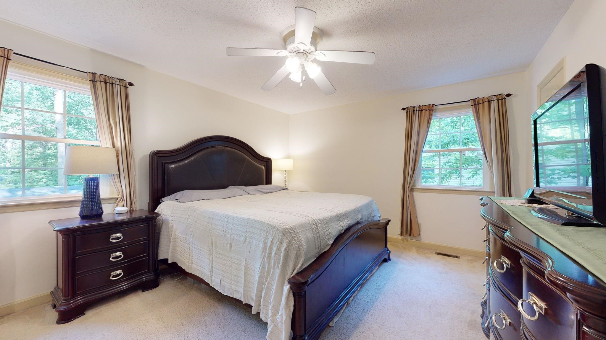 5425 N Highland Drive photo 7