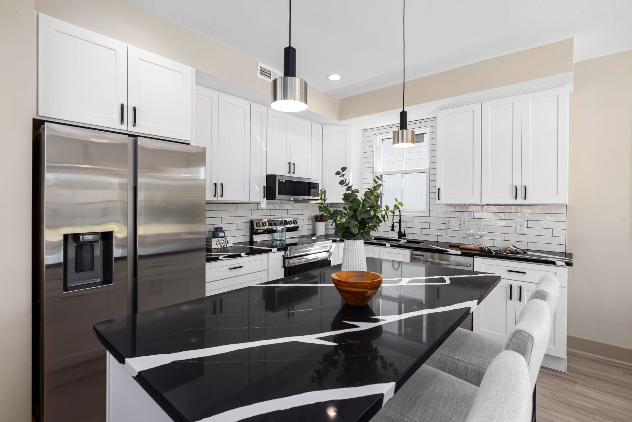 3100 Bryant Street photo 3