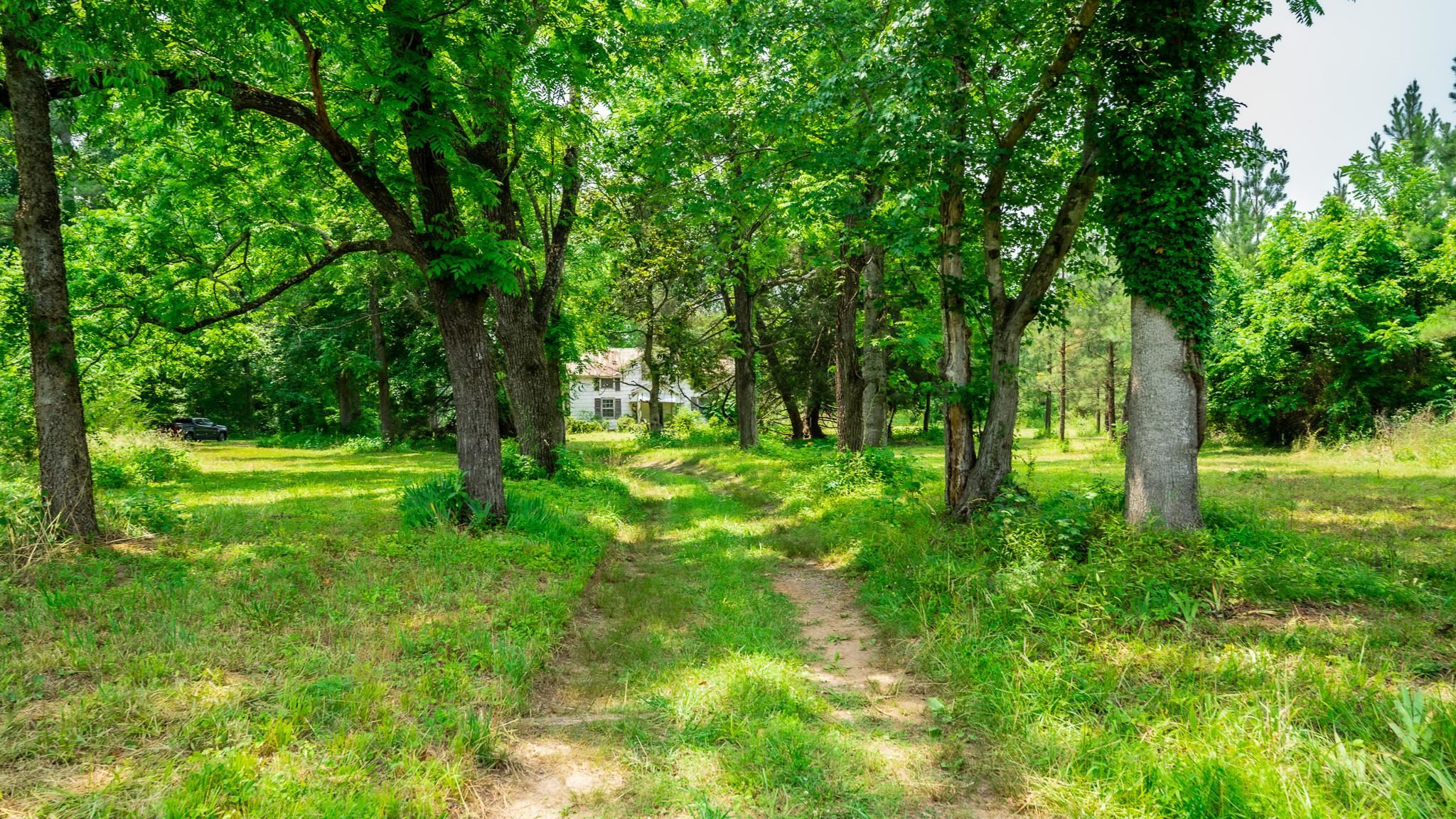 Sold by Eddie & Laura Burton Realty Group Photo 1