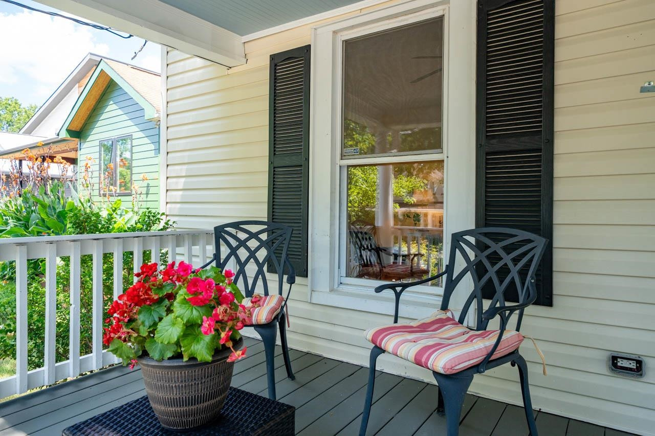 1012 Onslow Street photo 3